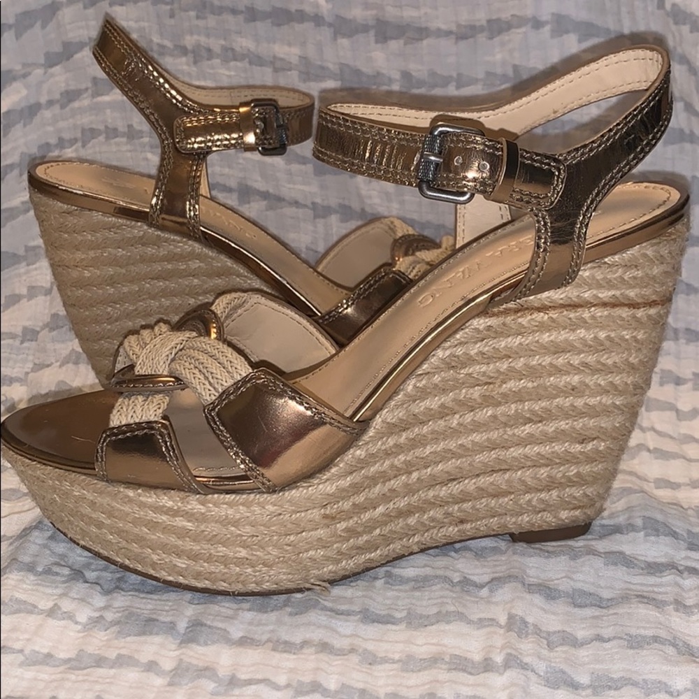 Vera wang wedge heel sandals